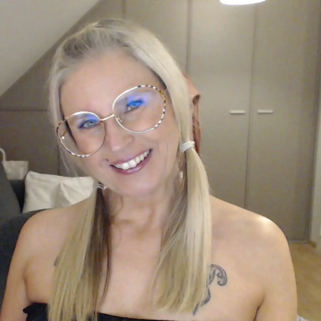 Nina - live videochat model op Videochat.nl